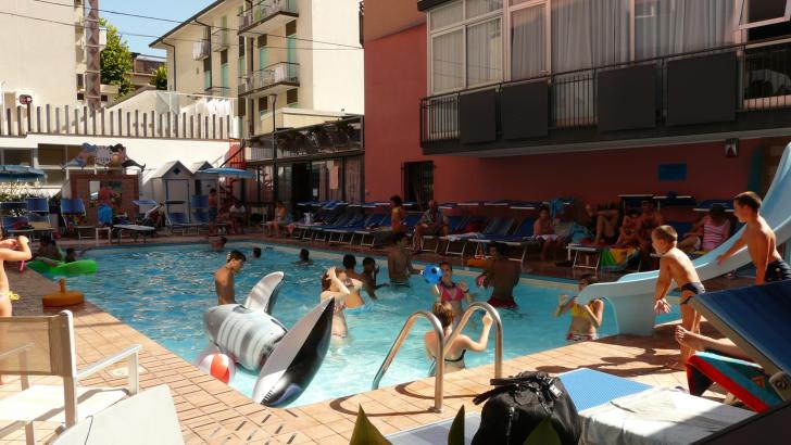 Offerte Hotel Rimini a Settembre: Pacchetti All Inclusive per Vacanze Famiglia Tutti i Bambini al 50%